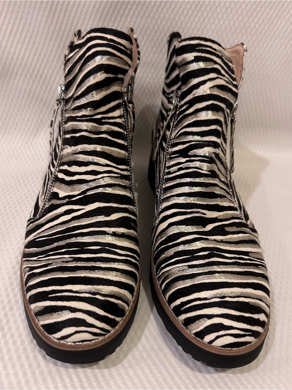 Django & Juliette Ohmyes Zebra Pony Flatform Boots